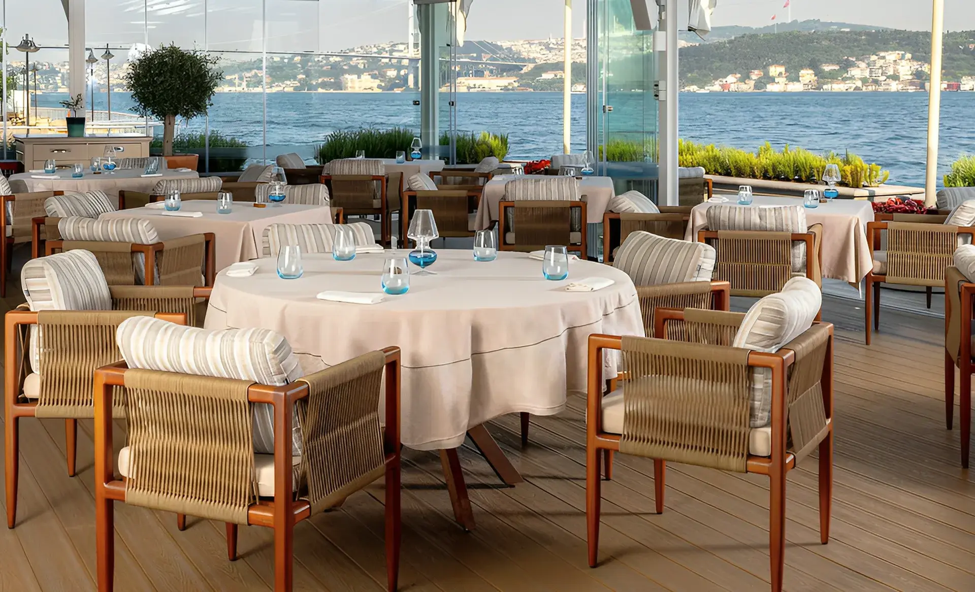 Four seasons bosphorus - Leta