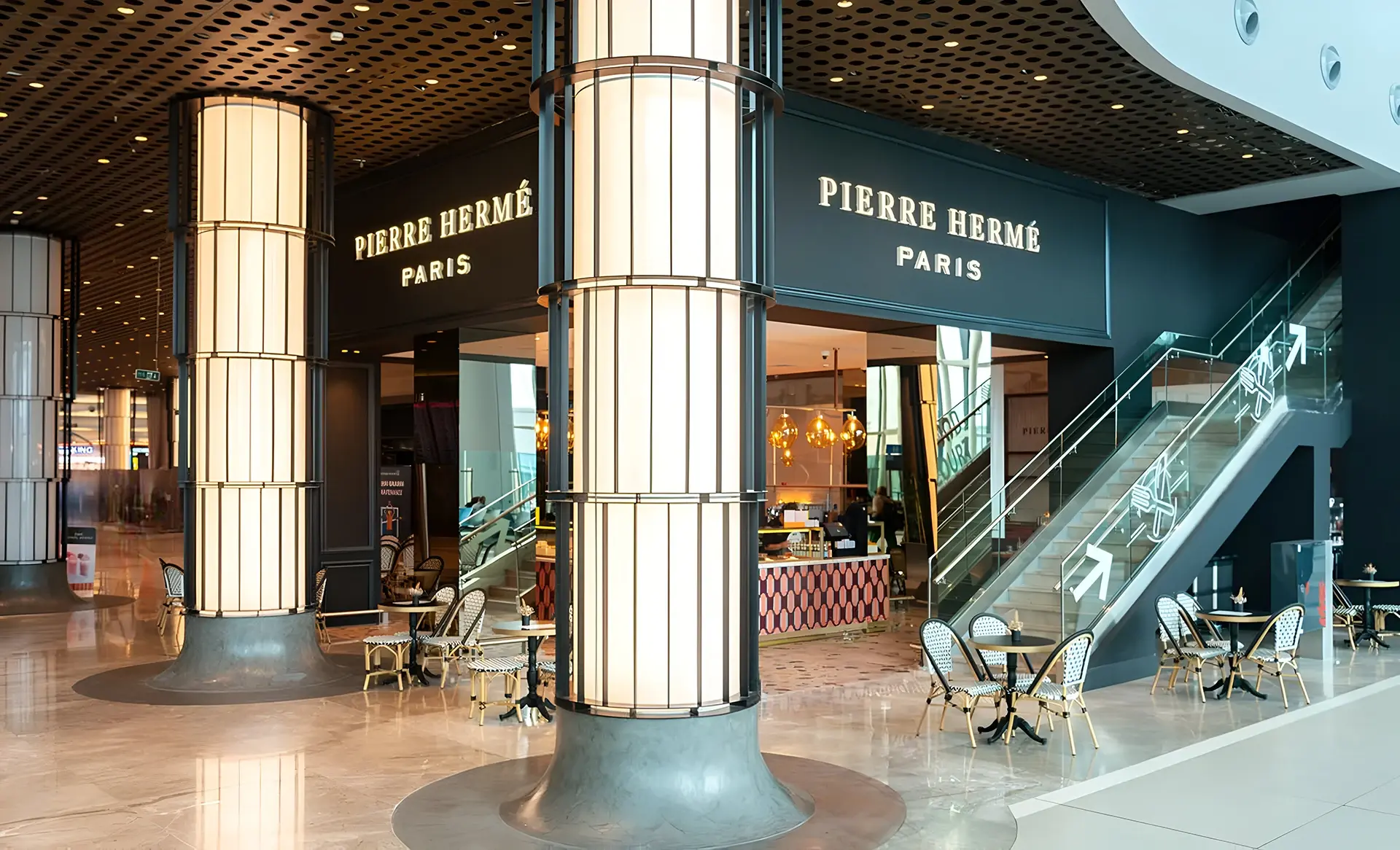 Pierre Hermé Istanbul Airport - Leta